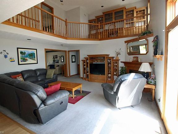 3rd image of 3327 Berwin Dr