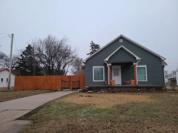 926 E 7th St, Wellington, KS 67152