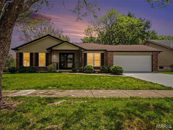 16516 Birch Forest Dr, Ballwin, MO 63011