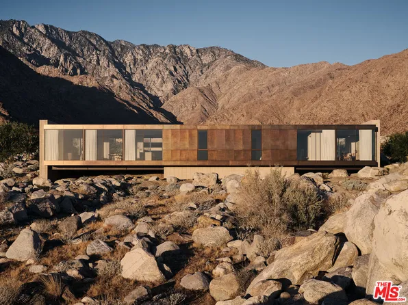 2212 Winter Sun Dr, Palm Springs, CA 92262