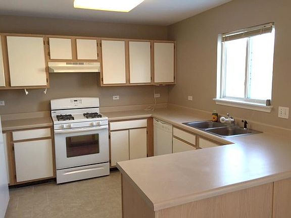 5th image of 132 E Aspen Cir