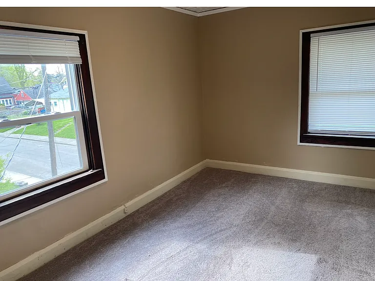 1240 N Temple Ave — Photo 2
