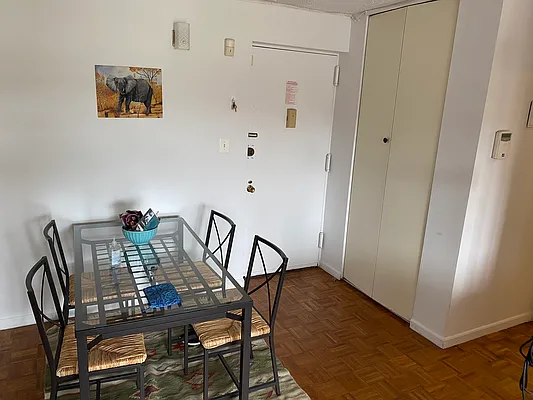 Rented by 18 REALTY | media 41