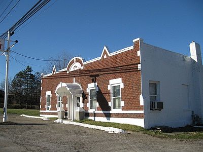 1st image of 3015 East Pike