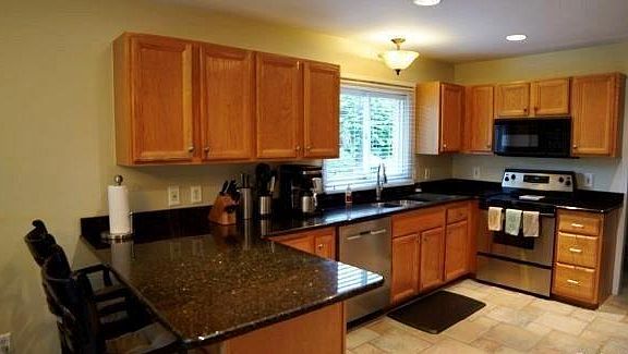 4th image of 14920 Knightsbridge Dr