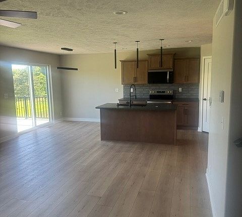 2nd image of 8911 Peregrine Rd