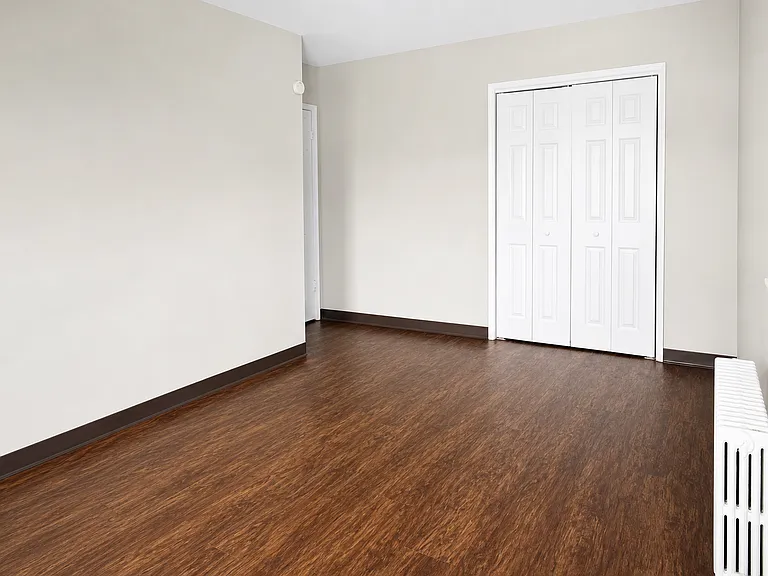 295 Hawthorne St — Photo 6