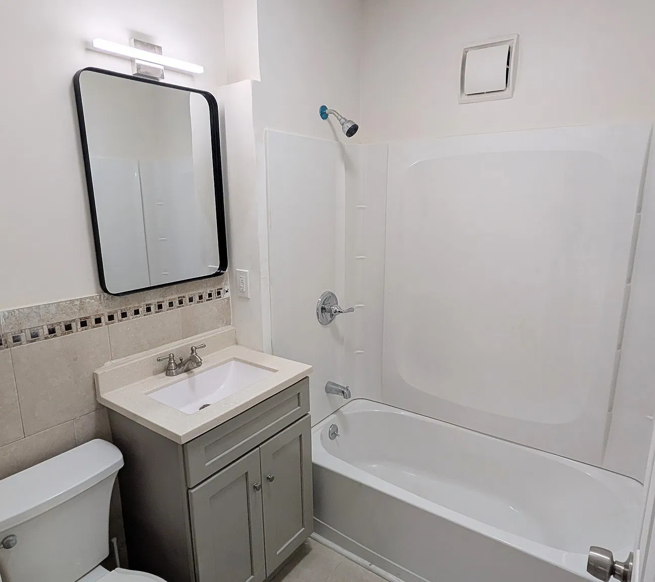 2 bed, 930 sqft, $1,700 — Photo 3