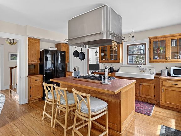 3rd image of 1016 Trumansburg Rd