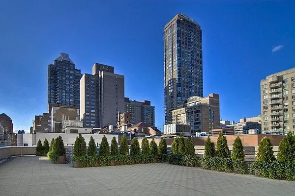 Rented by Weichert Manhattan Midtown | media 19