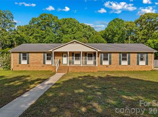 868 Fieldstone Rd, Mooresville, NC 28115