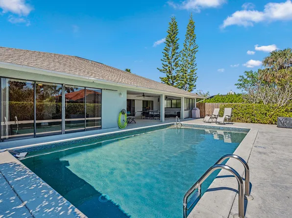 2208 Regal Way, Naples, FL 34110