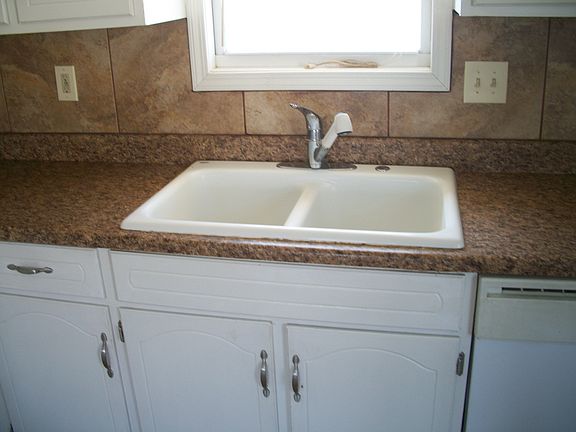 3rd image of 1721 Lawrence Ave APT A