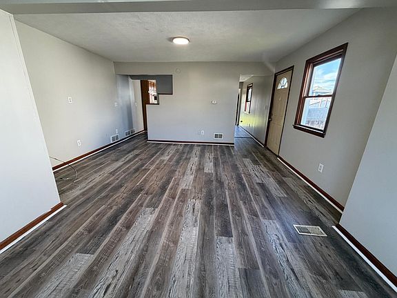 4th image of 561 Farnsworth Ave