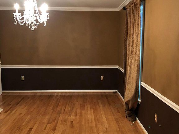 5th image of 15317 Edgehill Dr