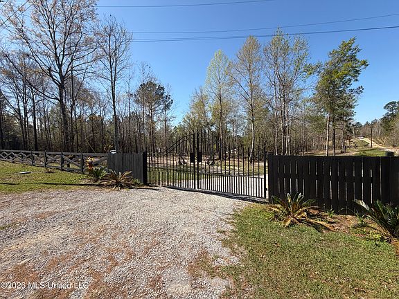 3rd image of 135 Burger Rd