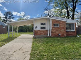 24151 Church St, Oak Park, MI 48237
