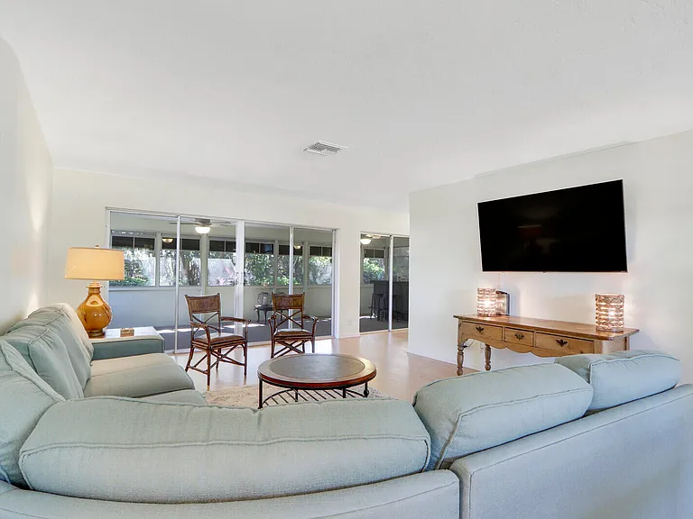 8574 SE Seagrape Way — Photo 9