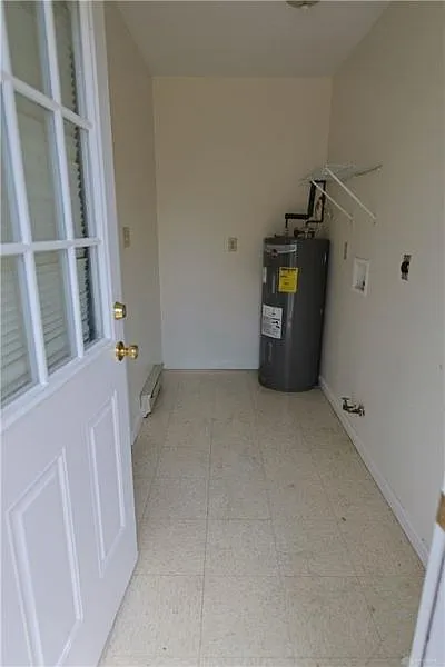 2 bed, 1.0 bath, 945 sqft, $1,395 — Photo 3