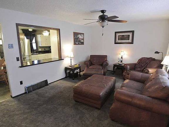 2nd image of 325 Sahara Dr