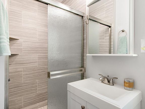 3rd image of 411 G St APT B
