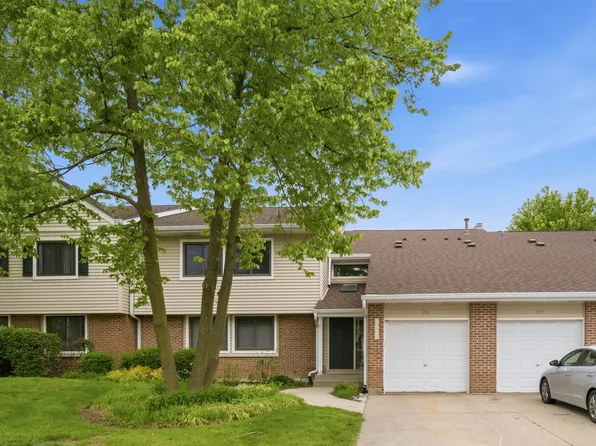 981 Pine Tree Cir S #981, Buffalo Grove, IL 60089