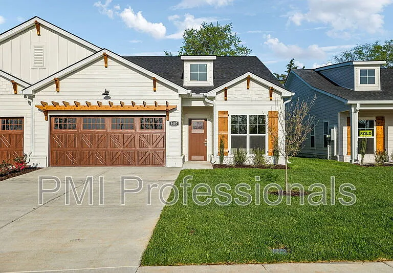 3419 John Richards Dr — Photo 1