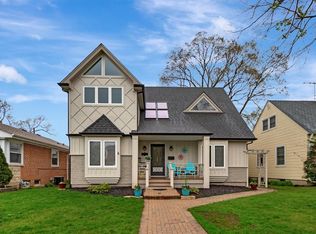 8947 Harms Rd, Morton Grove, IL 60053