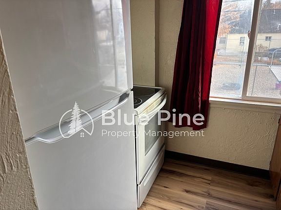 4th image of 440 Walnut St Unit 4