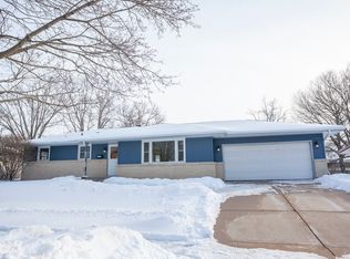 2626 Skokie Dr, Rockford, IL 61108