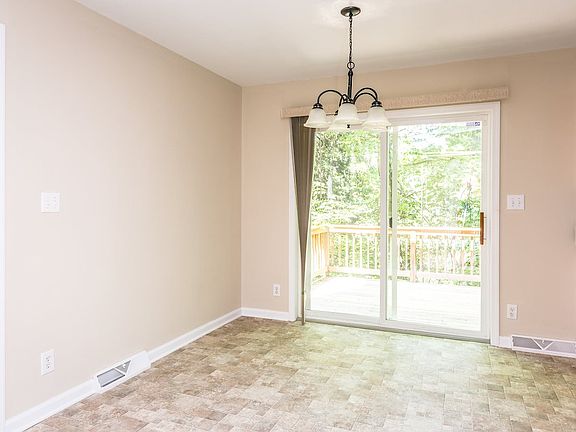 5th image of 308 Magnolia Ct