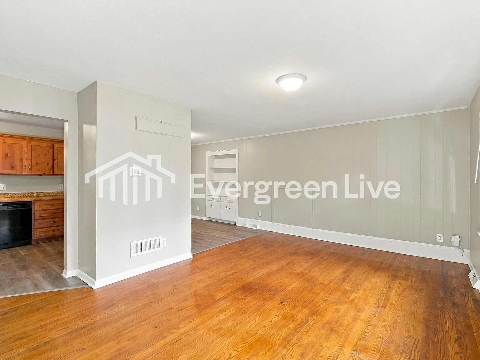 4 bed, 2.0 bath, 1216 sqft, $1,445 — Photo 2