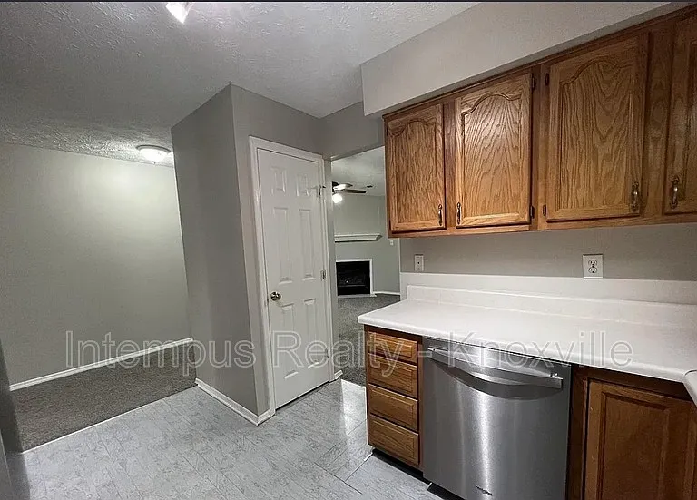 1013 Ashley Michelle Ct — Photo 5