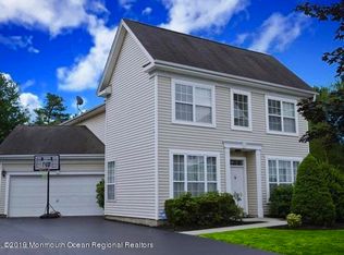 4 Westlake Ct, Morganville, NJ 07751