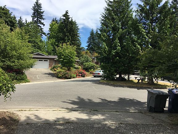 View from driveway (cul-de-sac)