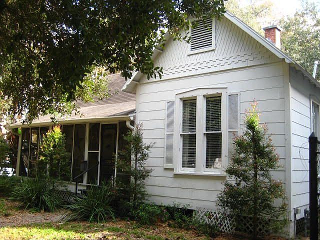 1st image of 703 Oak Ave