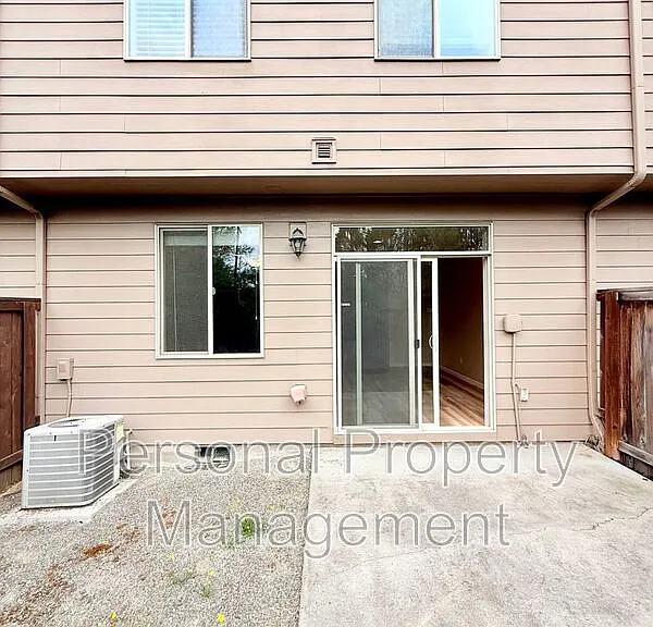 219 N 33rd Ct — Photo 28