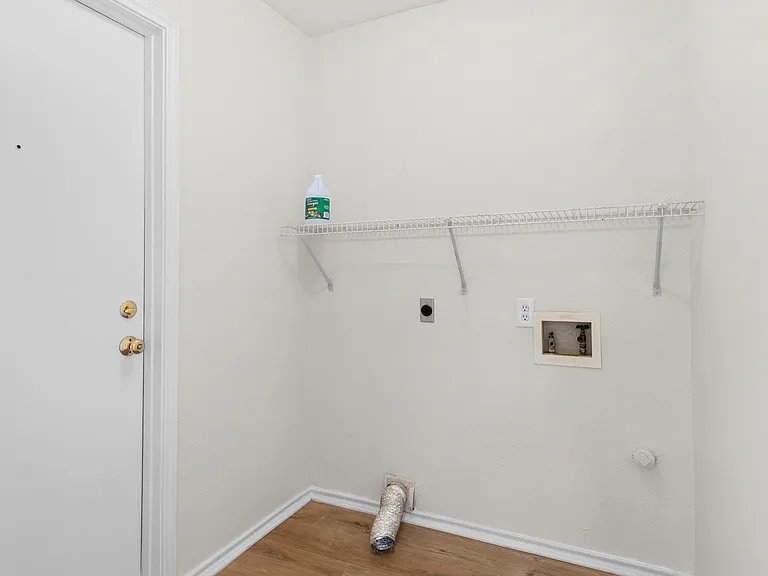 9575 Celine Dr — Photo 6