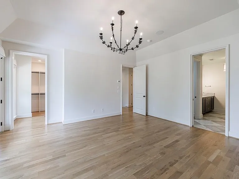 81 Delmont Dr NE — Photo 37