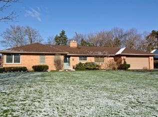 832 S Bristol Ln, Arlington Heights, IL