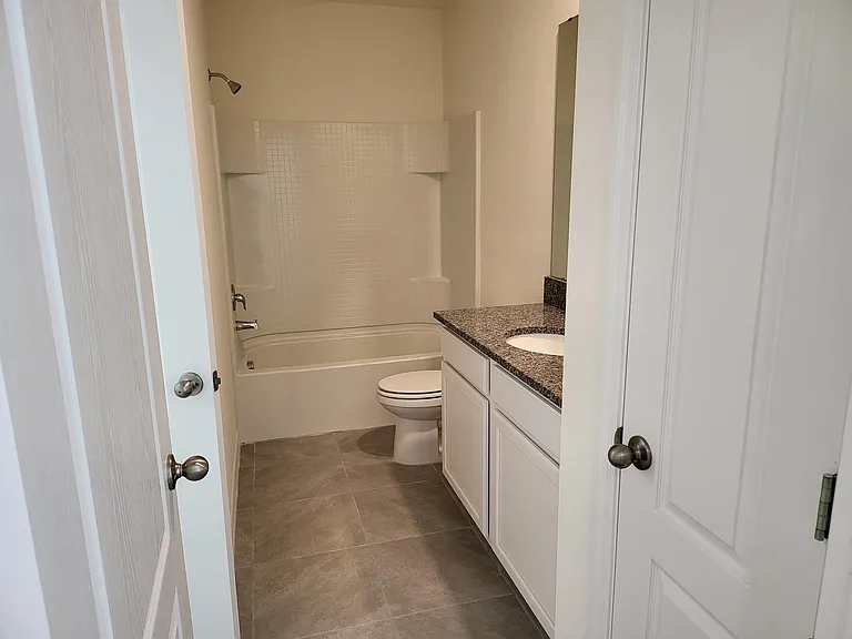 1204 Draintree St — Photo 16