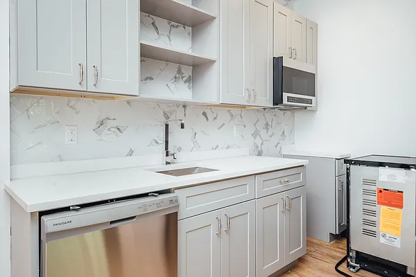 Rented by Nooklyn NYC LLC | media 11