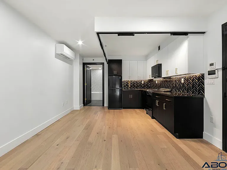 154 Lenox Rd #5F — Photo 8