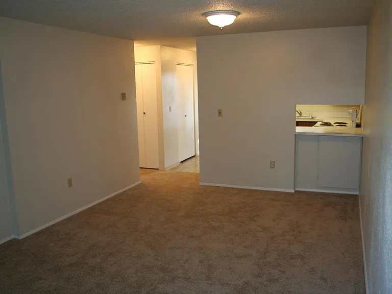 2005 Magnuson Way — Photo 5