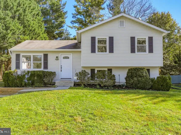24205 Bush Hill Rd, Gaithersburg, MD 20882