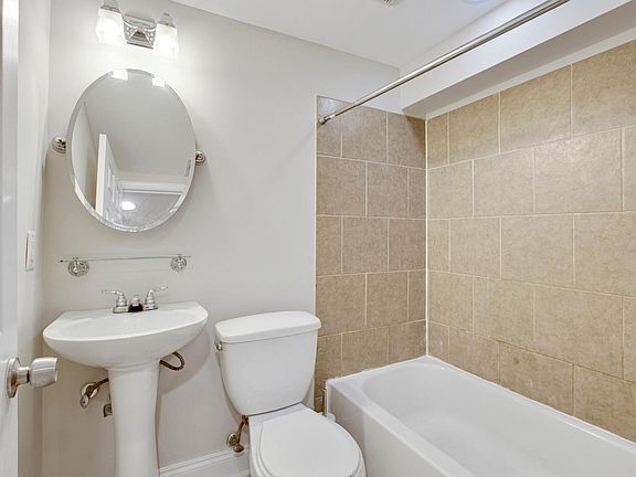 Bedroom #5 Full Bath