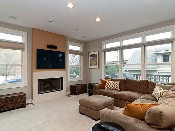 3rd image of 1401 S Emerald Ave