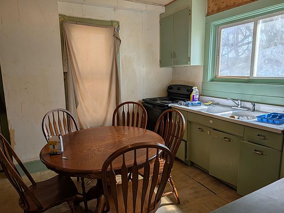 3rd image of 152 Seminary Street