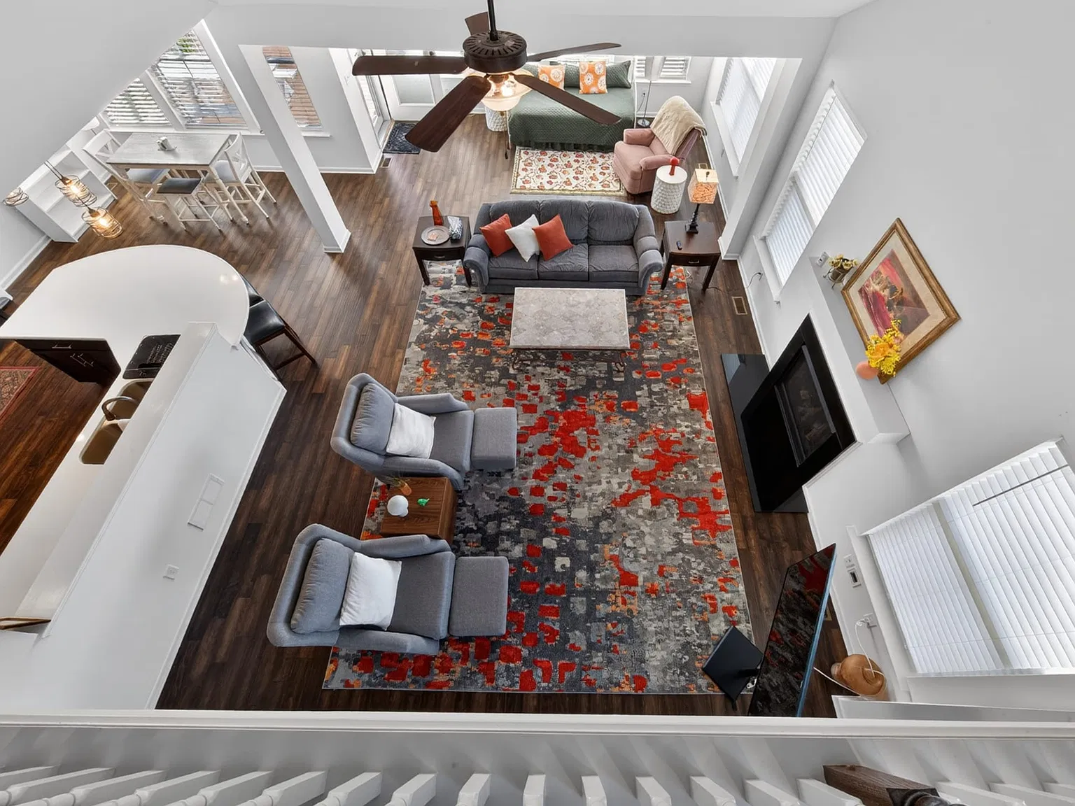 4 bed, $5,300 — Photo 1