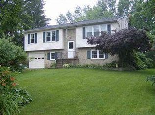 5830 Milton Dr, Harrisburg, PA 17112